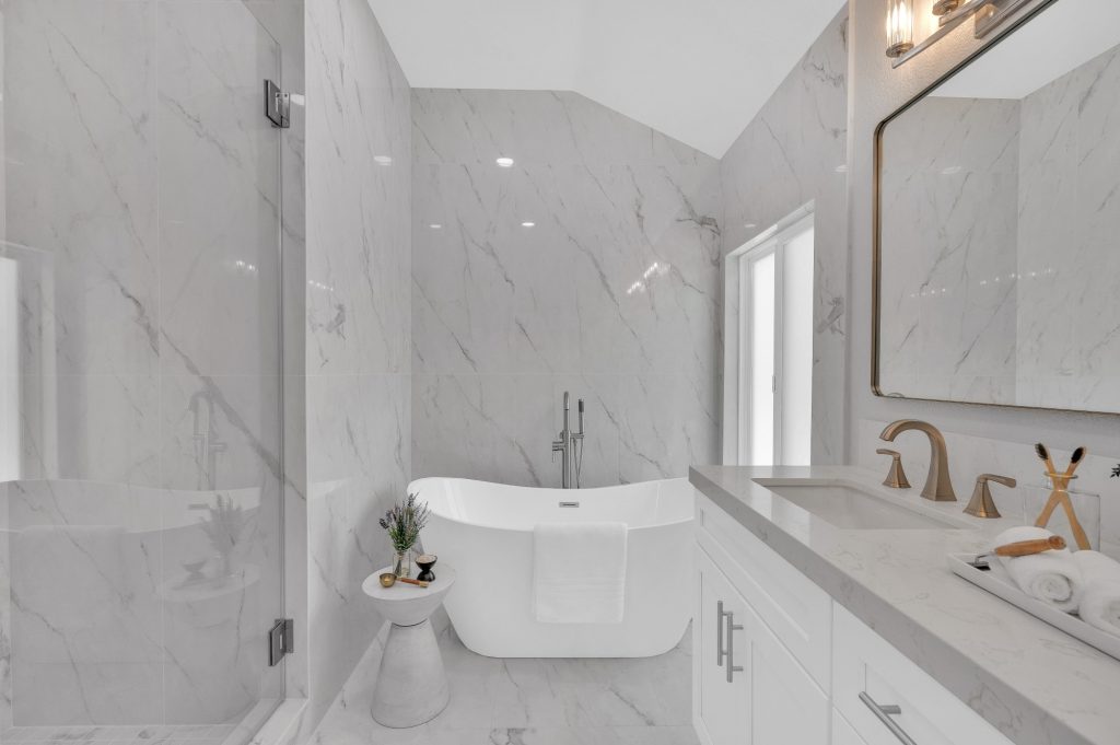 Anaheim, CA – Tips on Staging for Specific Rooms: Kitchen, Bathroom, Bedroom, Etc - Bionki Interiors