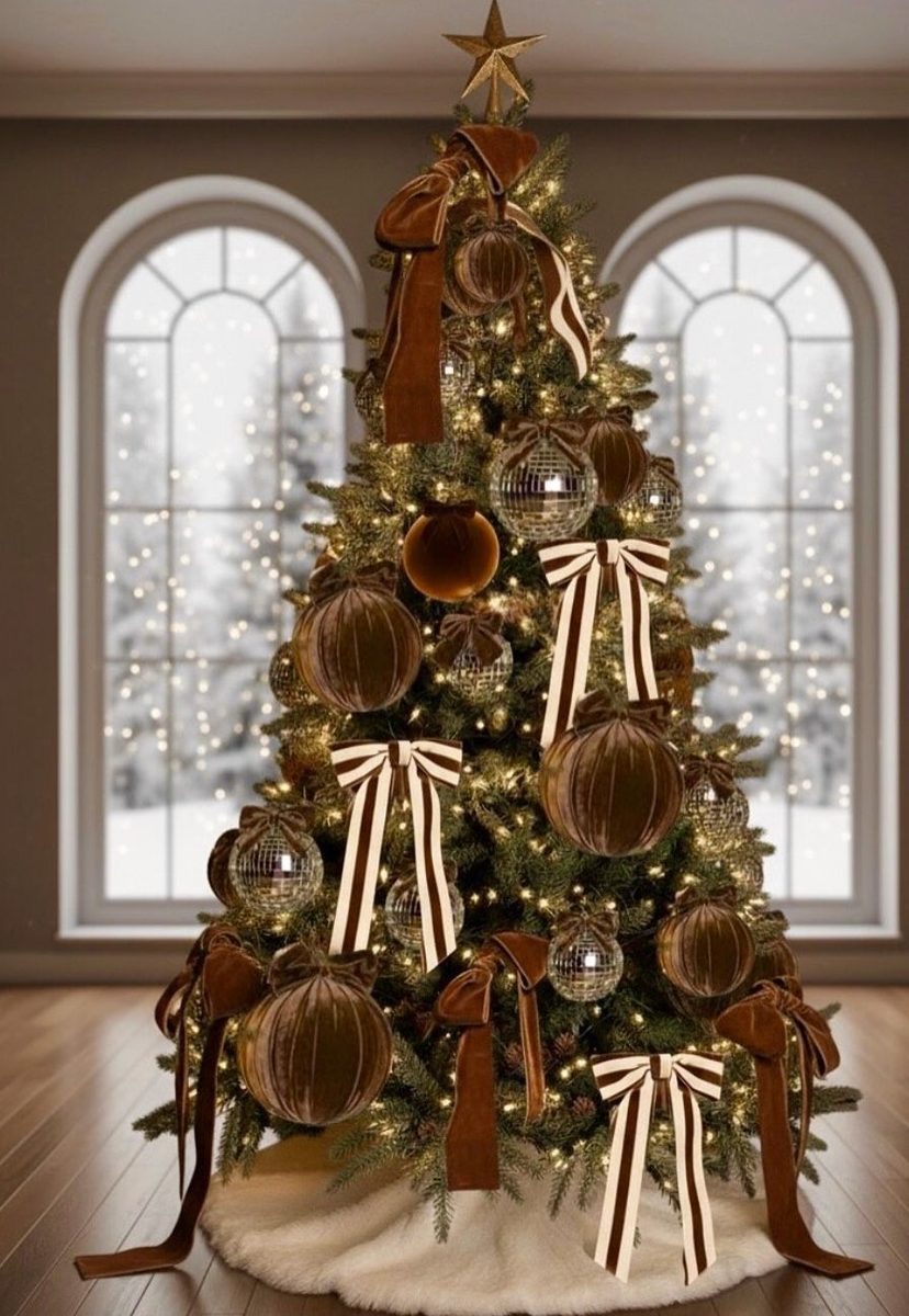 Champagne and gold holiday tree inspiration